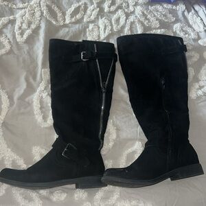 Size 8 zip-up boots
